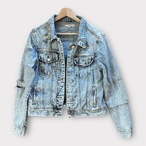 Veveret Distressed Washed Denim Cropped Jean Jacket, size M